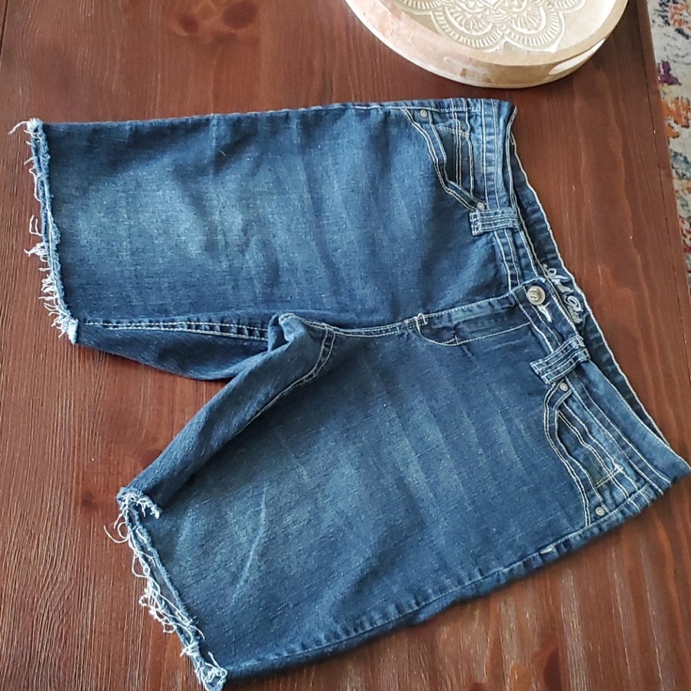 Cut off shorts